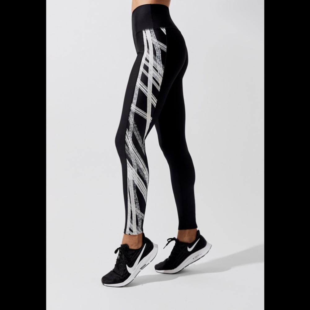 NWT Carbon38 high rise black abstract legging